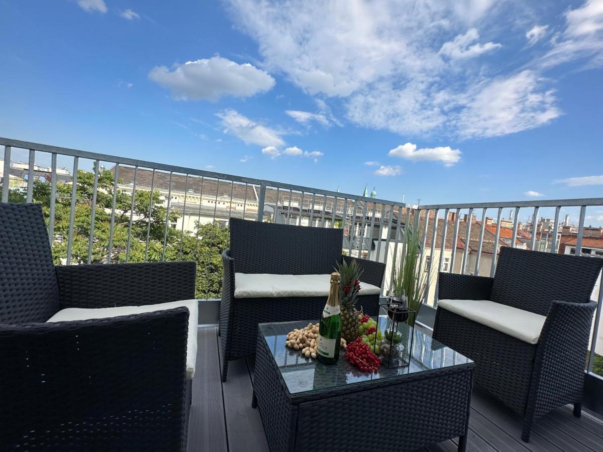 Contemporary With Stunning Views 20 Vienne